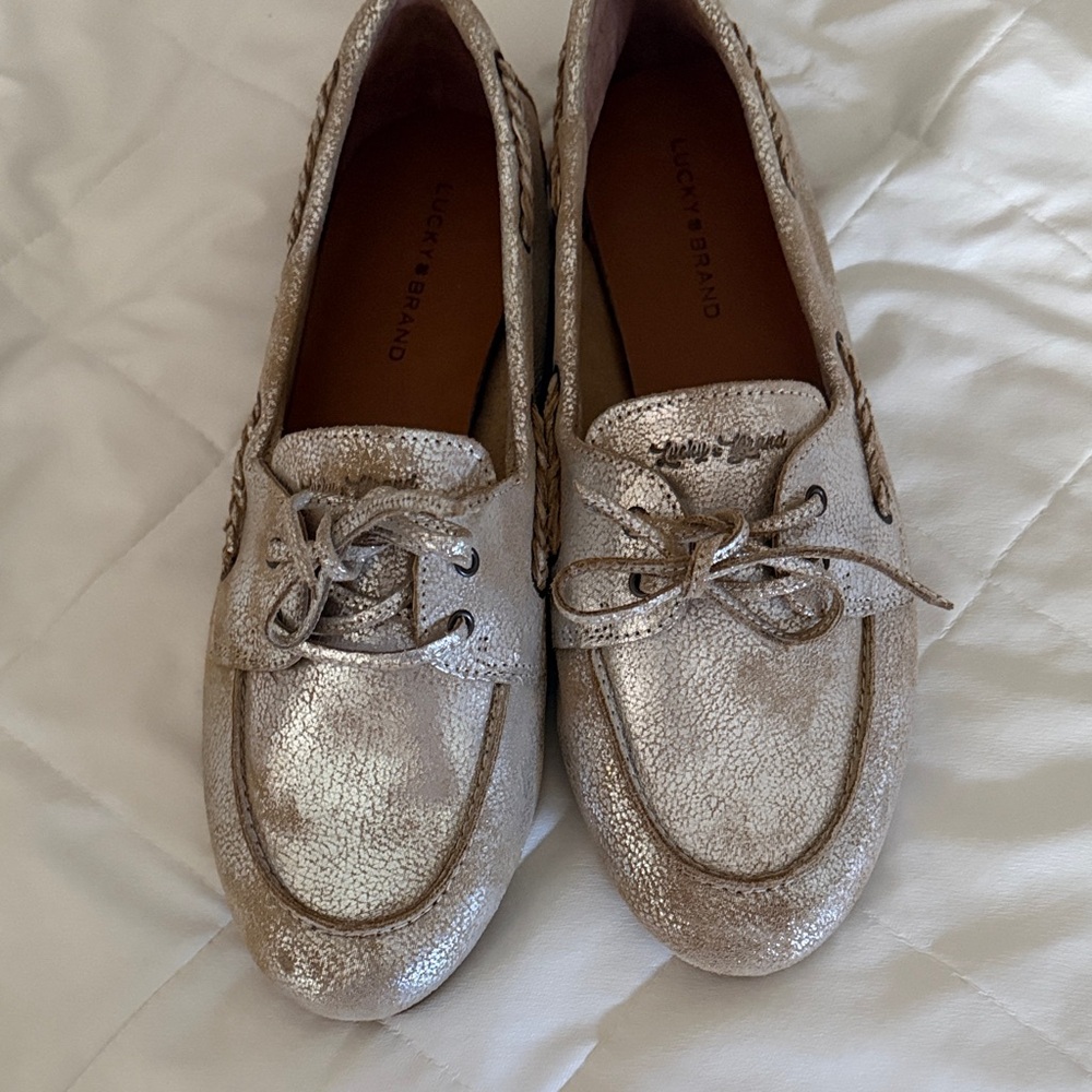 Lucky Brand Women's Metallic Champagne Lace-Up Loafers